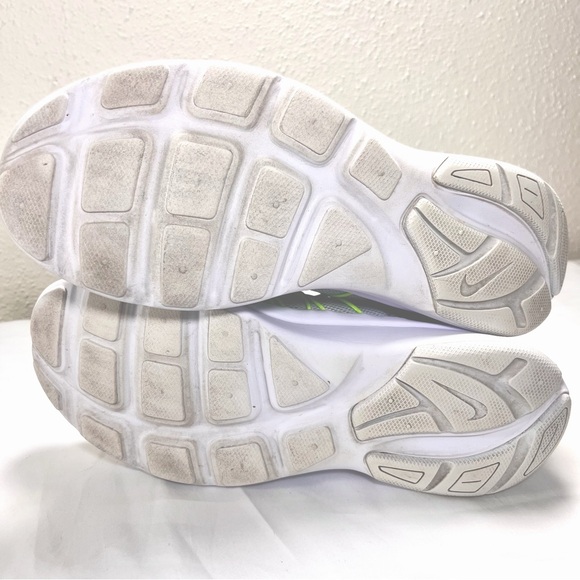 Nike Darwin Women’s Running Shoe 819959-001 - Picture 4 of 7